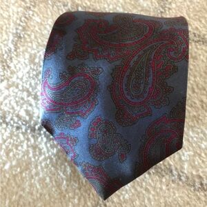 Oscar de la Renta Paisley Tie in Navy and Burgundy